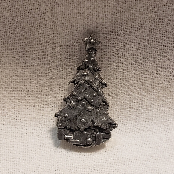 Cute Mini Vintage Christmas Tree Pin - Picture 2 of 4